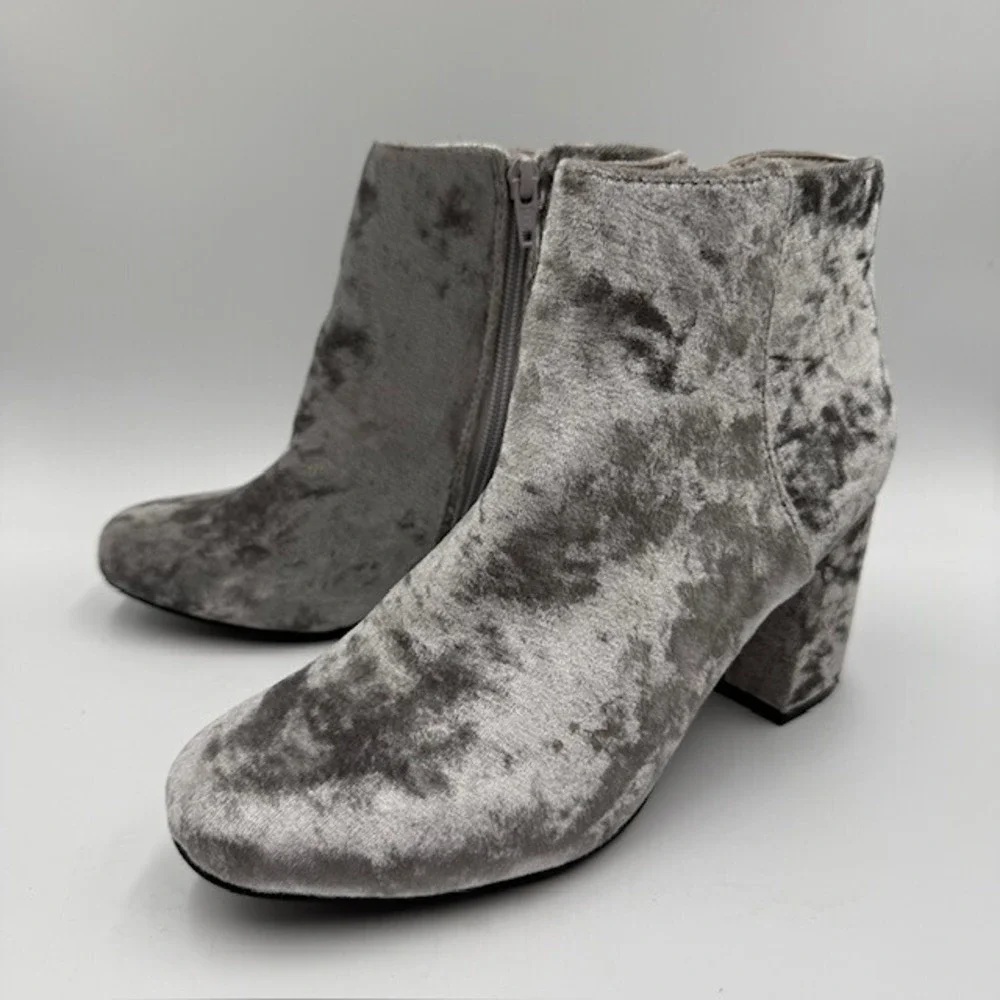 Diba Silver Grey Crushed‎ Velvet Ankle Boots Block Heel Side Zip Womens 7.5M